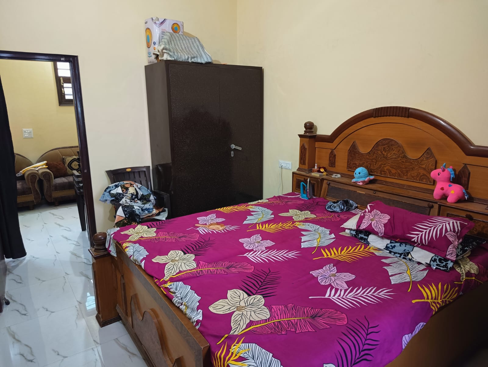 Spacious bedroom in PG Kharar – room rental Kharar